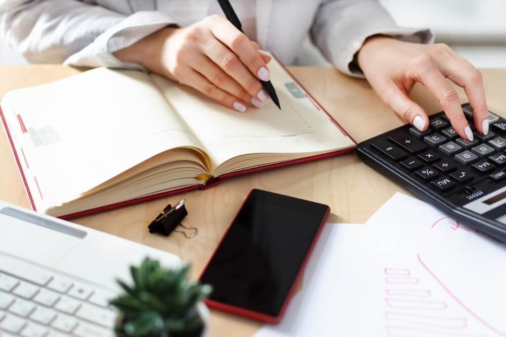 Jak zacząć karierę w księgowości? Przewodnik po kursach dla początkujących