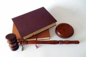 Osobiste konsekwencje prawnego kłopotu - jak adwokat może pomóc